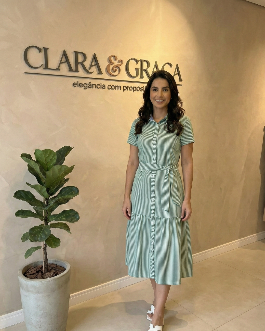 Vestido Midi Listrado Verde e Branco com Cinto