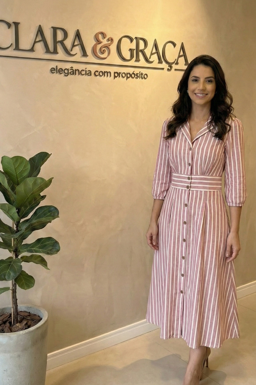 Vestido Midi em Toque de Seda Listrado